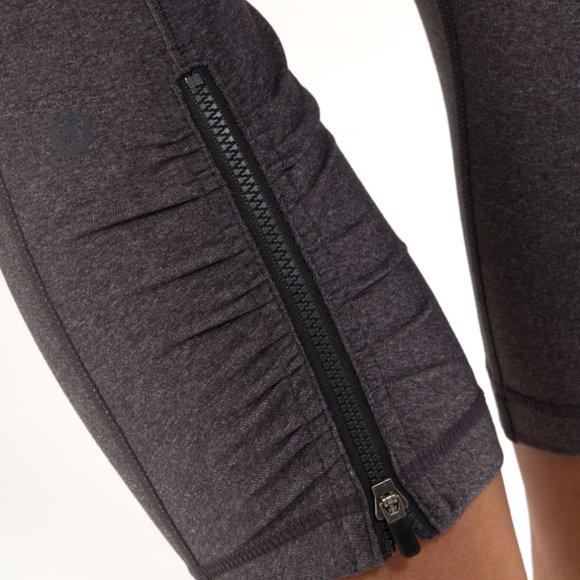 Lululemon Cardio Kick Crop Heathered Coal Gray Leggings sz 8 EUC - Picture 10 of 11